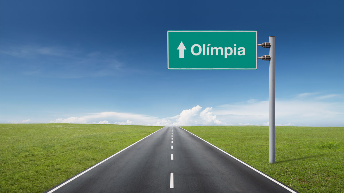 Estrada com placa de Olímpia